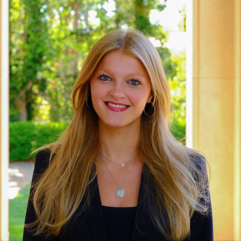 Headshot of Olivia Evans